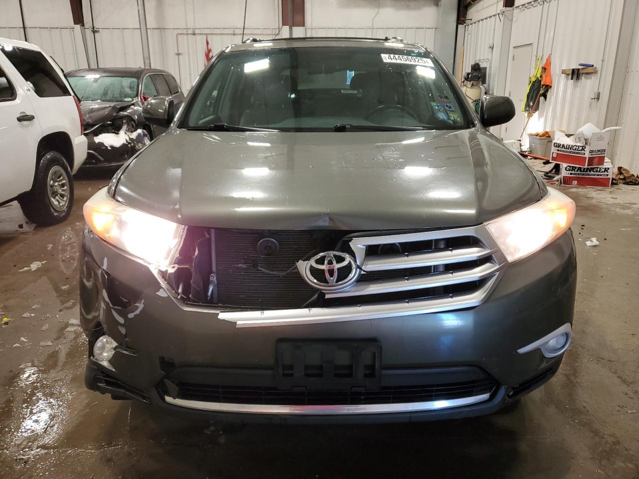 2011 TOYOTA HIGHLANDER - Фото 5