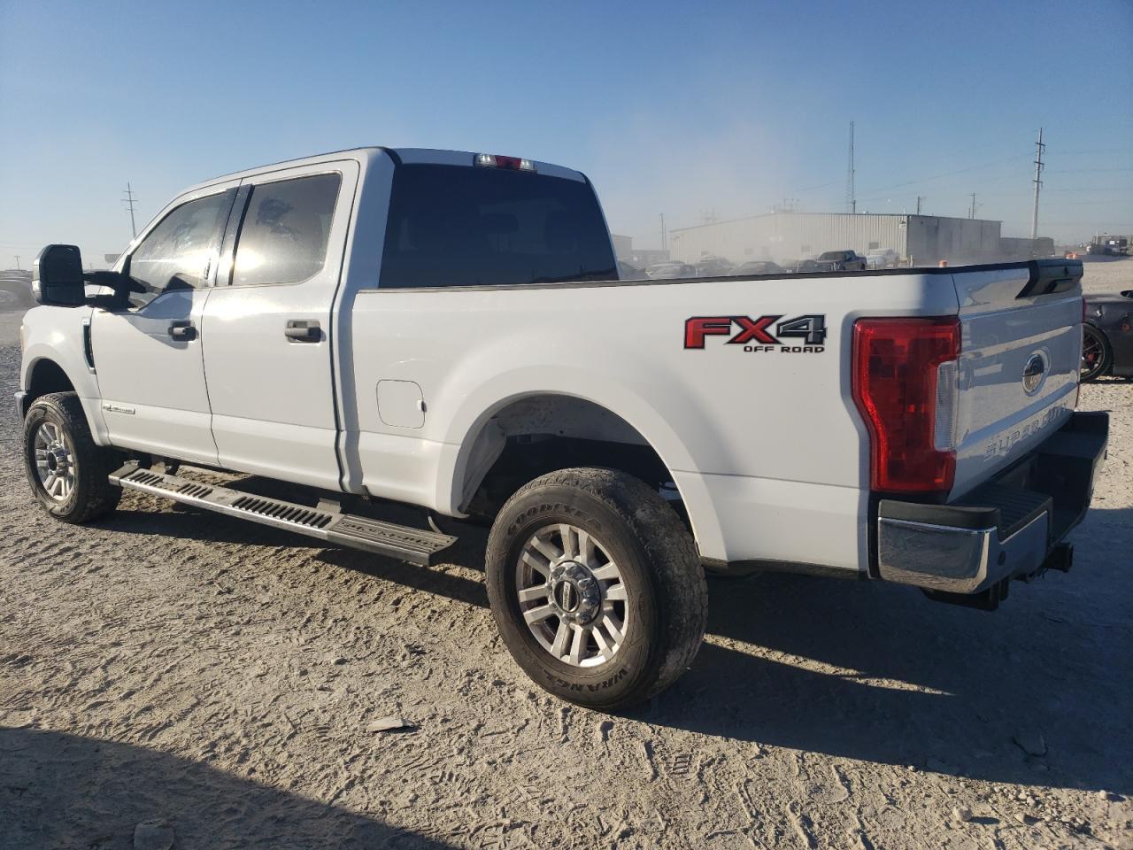 2017 FORD F250 SUPER - Image 2