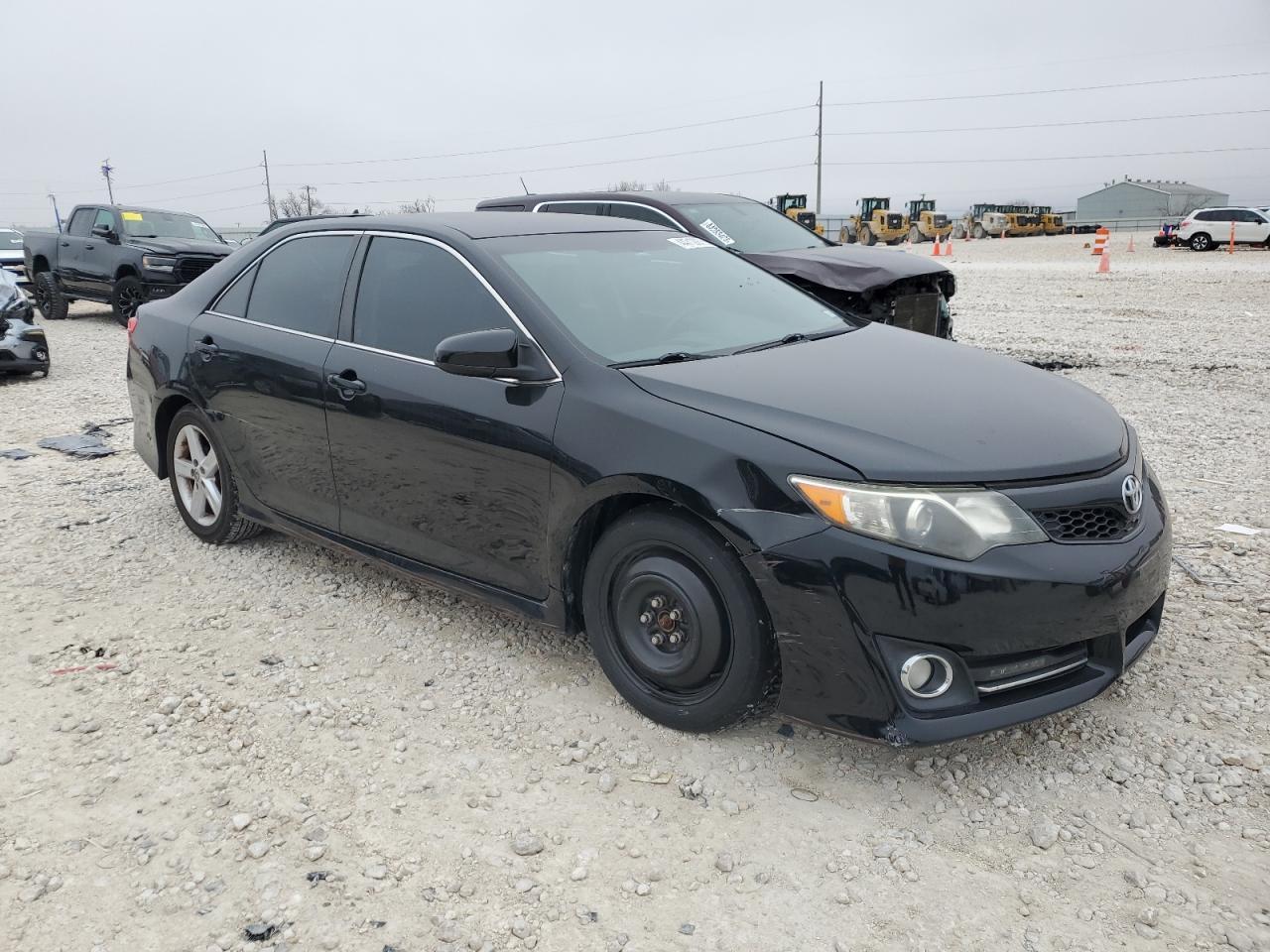 2014 TOYOTA CAMRY L - Image 4