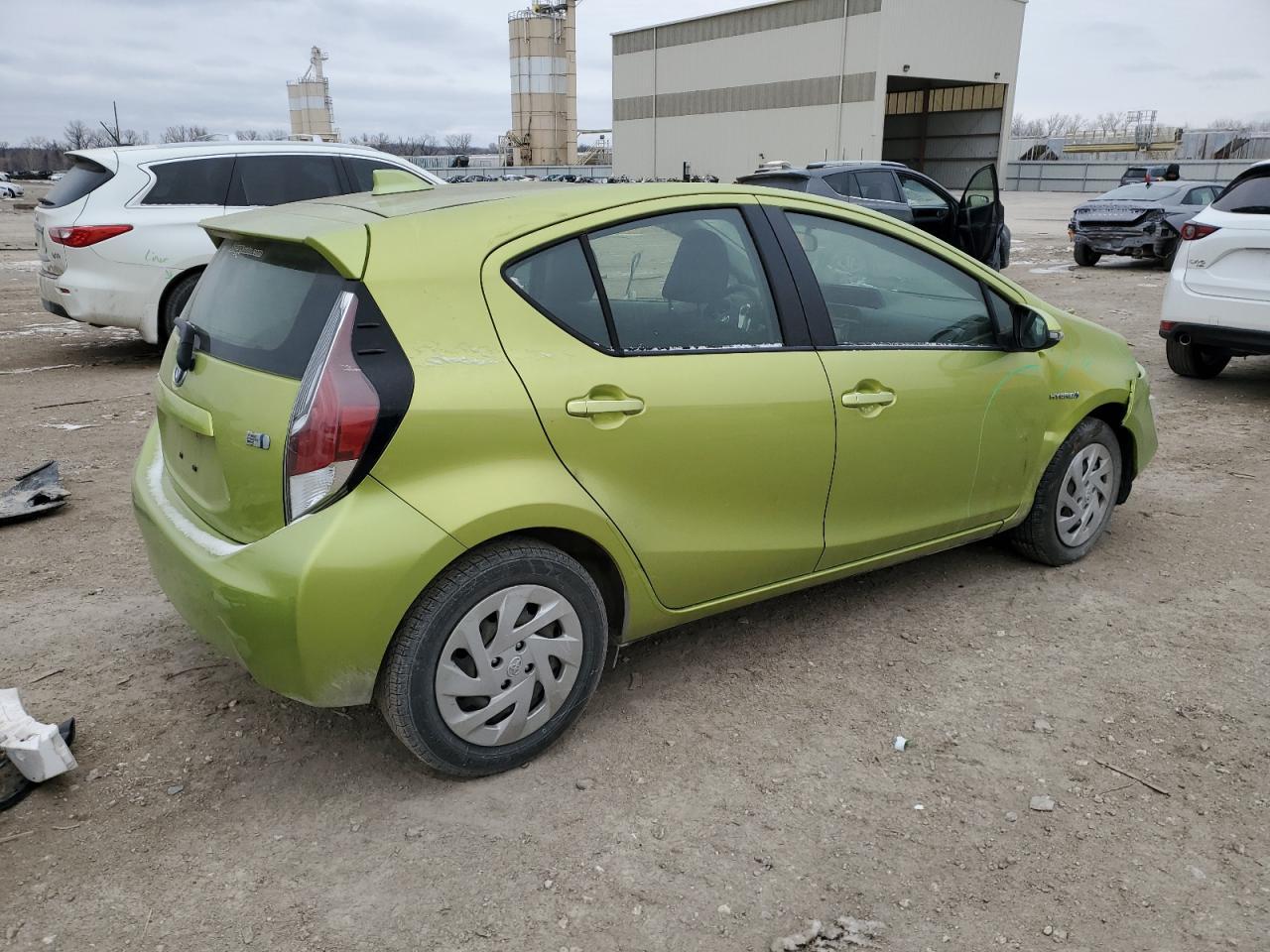 2016 TOYOTA PRIUS C - Фото 3