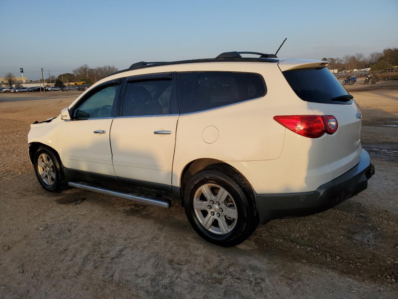 2012 CHEVROLET TRAVERSE L - Фото 2