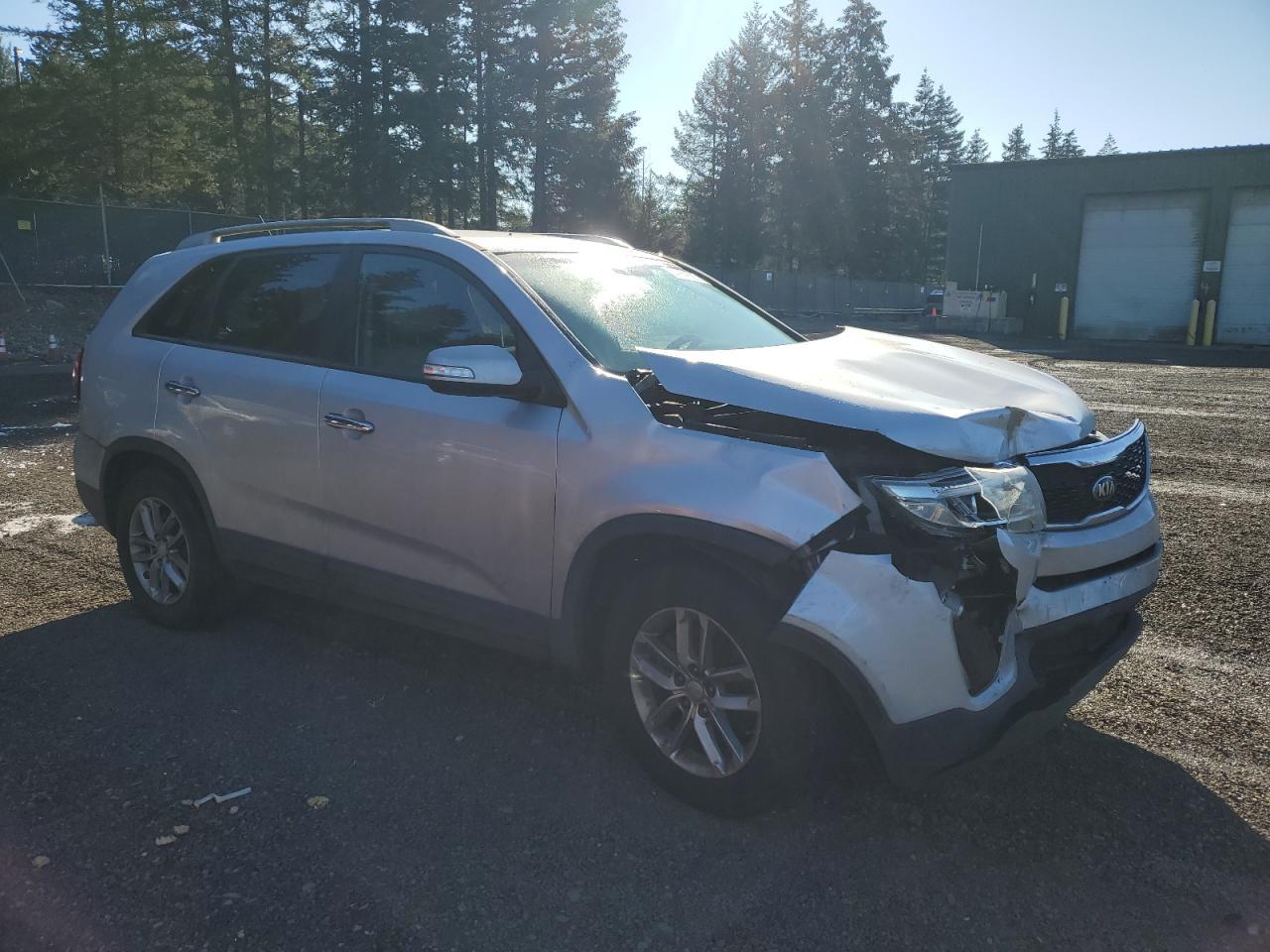 2015 KIA SORENTO LX - Image 4