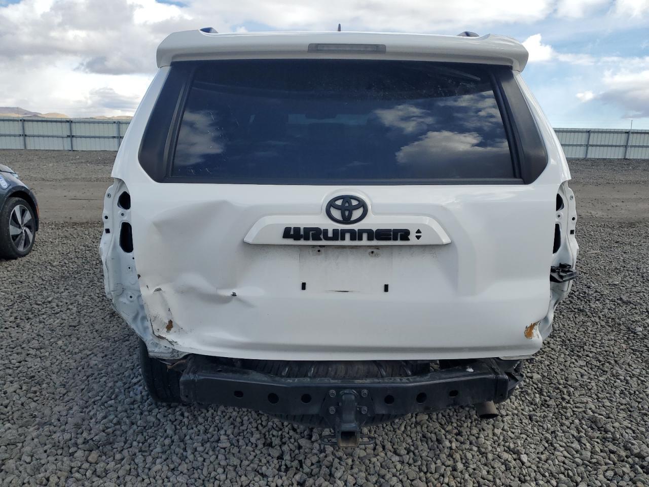 2020 TOYOTA 4RUNNER SR - Image 6