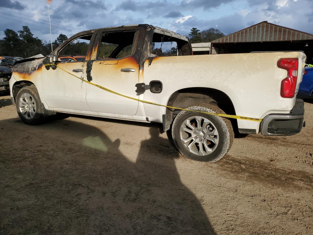 2023 CHEVROLET SILVERADO - Image 2