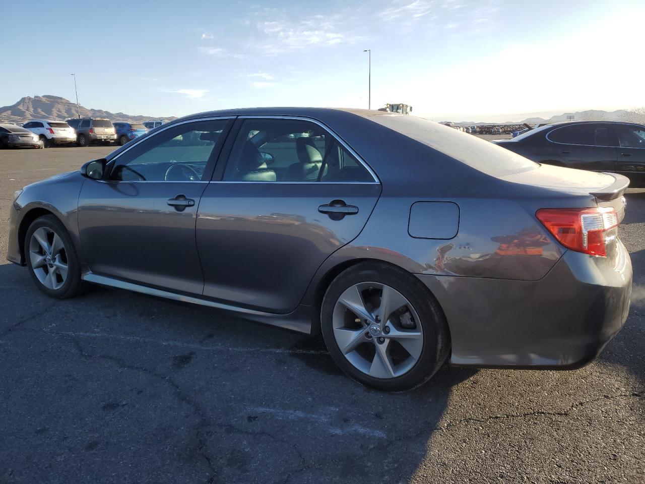 2014 TOYOTA CAMRY L - Фото 2