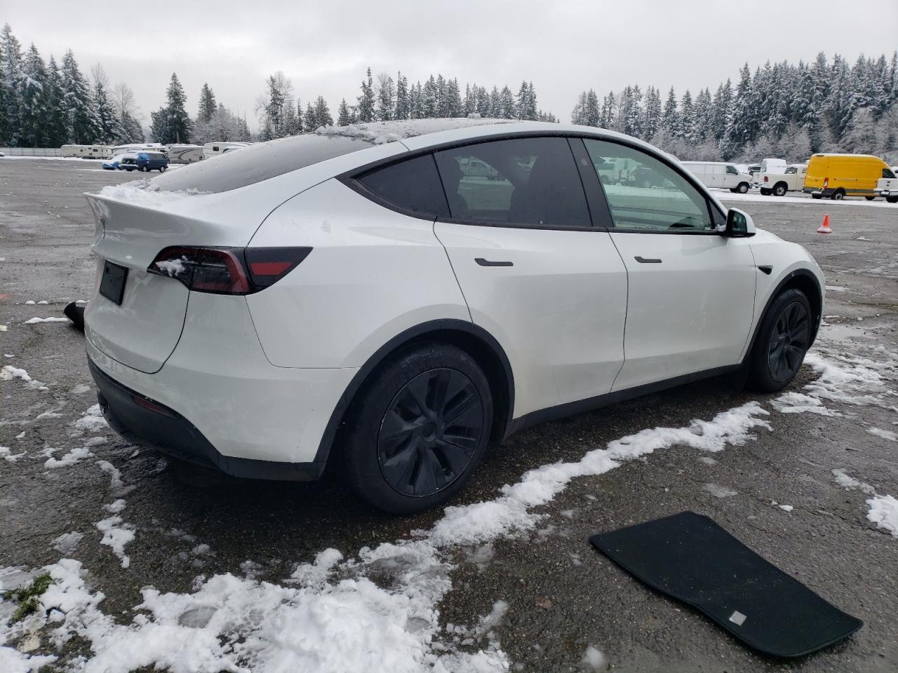 2024 TESLA MODEL Y - Image 3