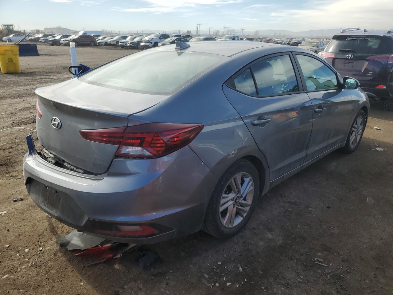 2019 HYUNDAI ELANTRA SE - Image 3