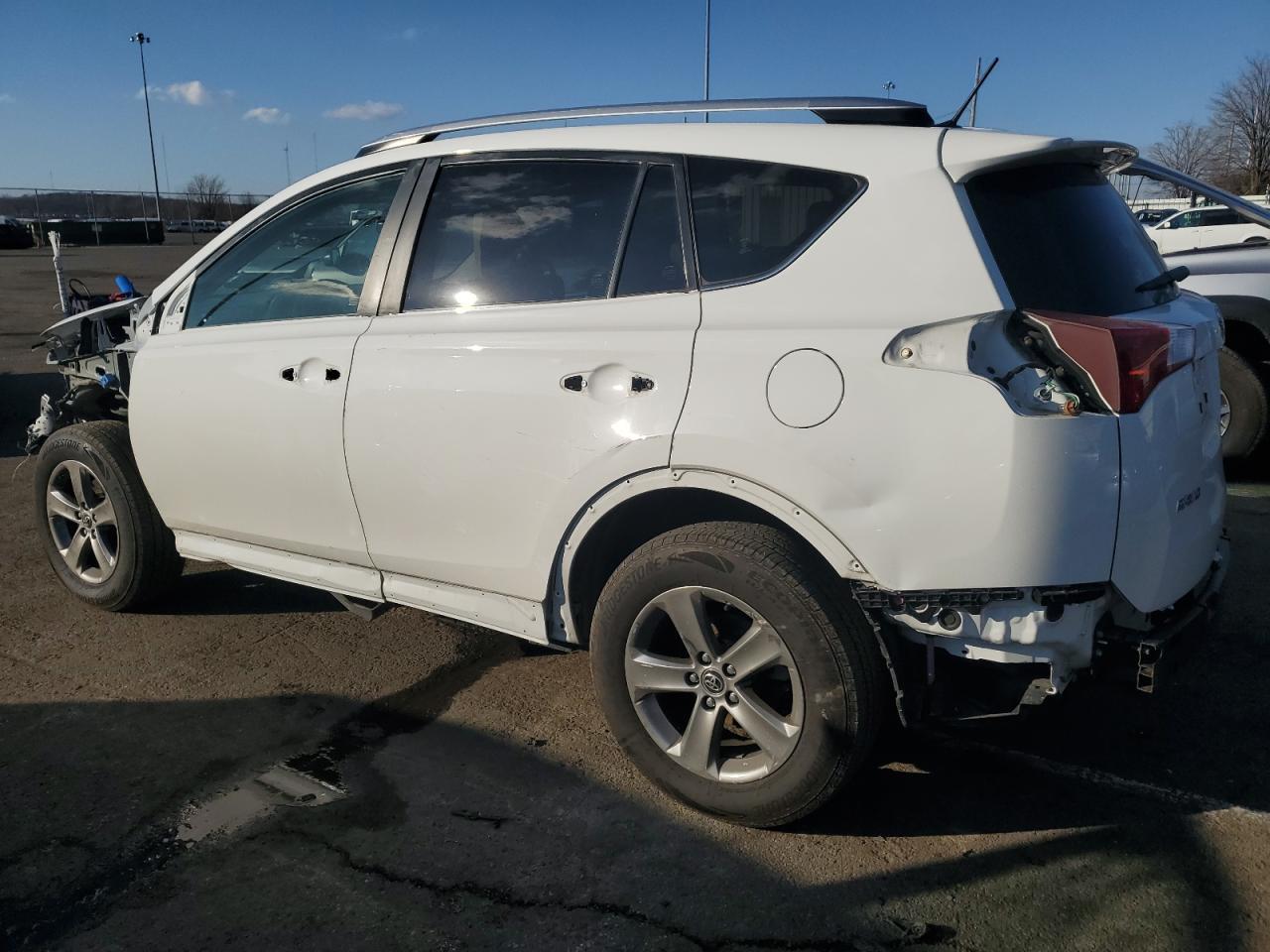 2015 TOYOTA RAV4 XLE - Фото 2