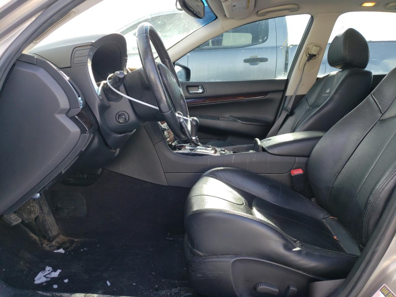 2011 INFINITI G37 - Image 7