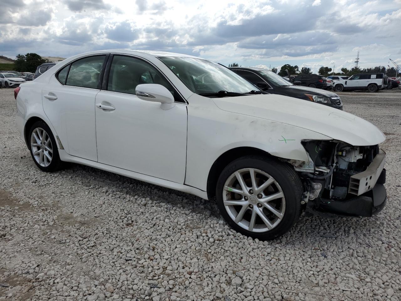 2011 LEXUS IS 250 - Фото 4