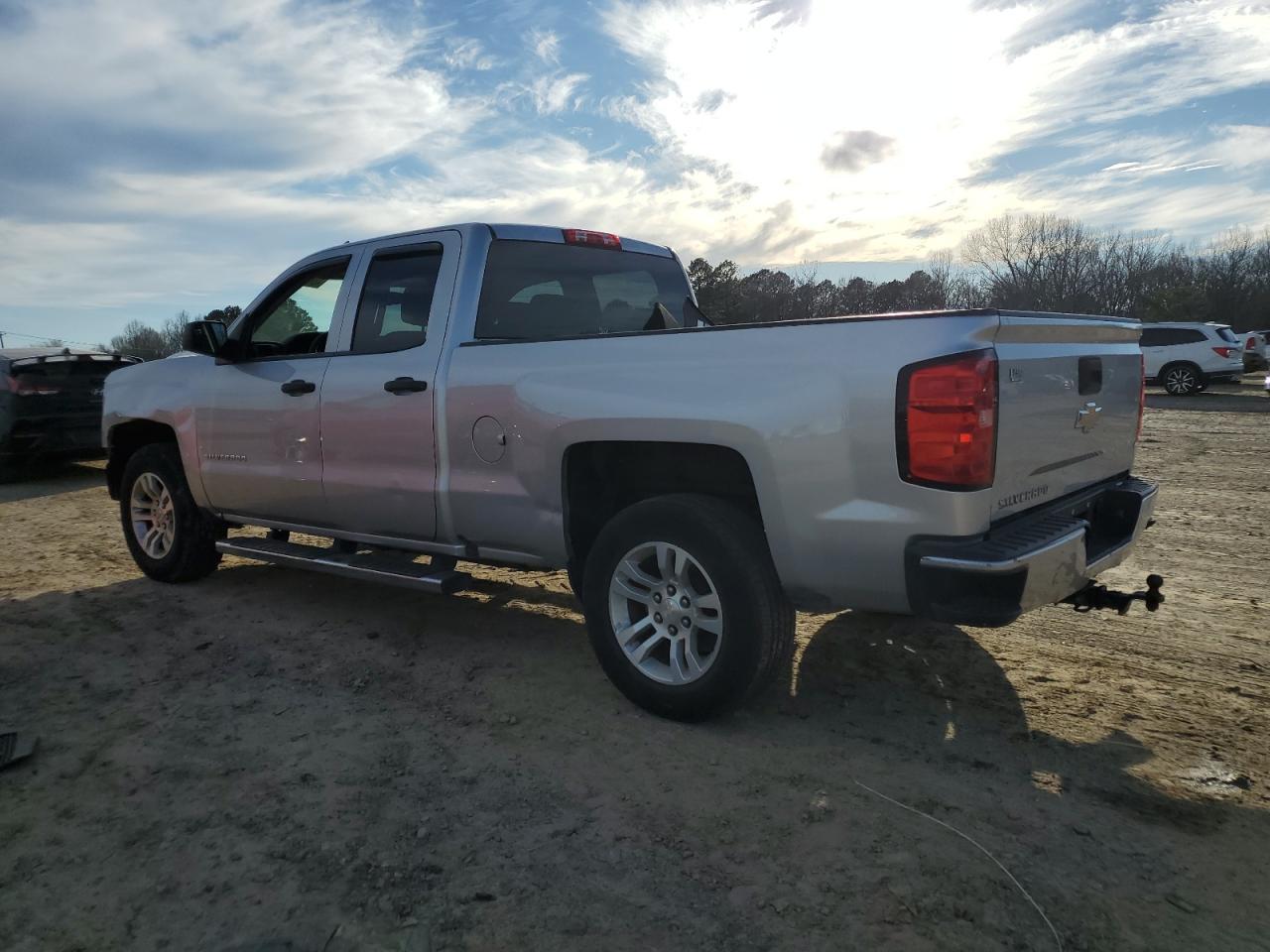 2017 CHEVROLET SILVERADO - Image 2