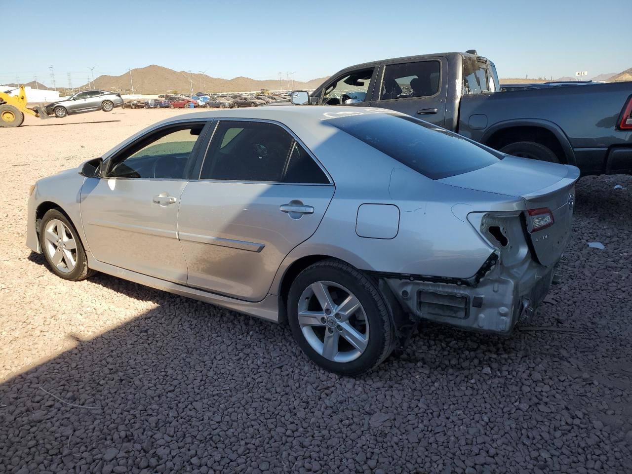 2013 TOYOTA CAMRY L - Фото 2