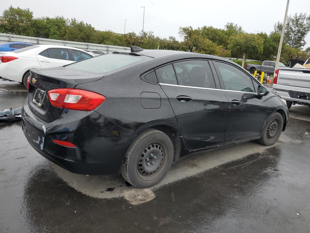 2017 CHEVROLET CRUZE LS - Image 3