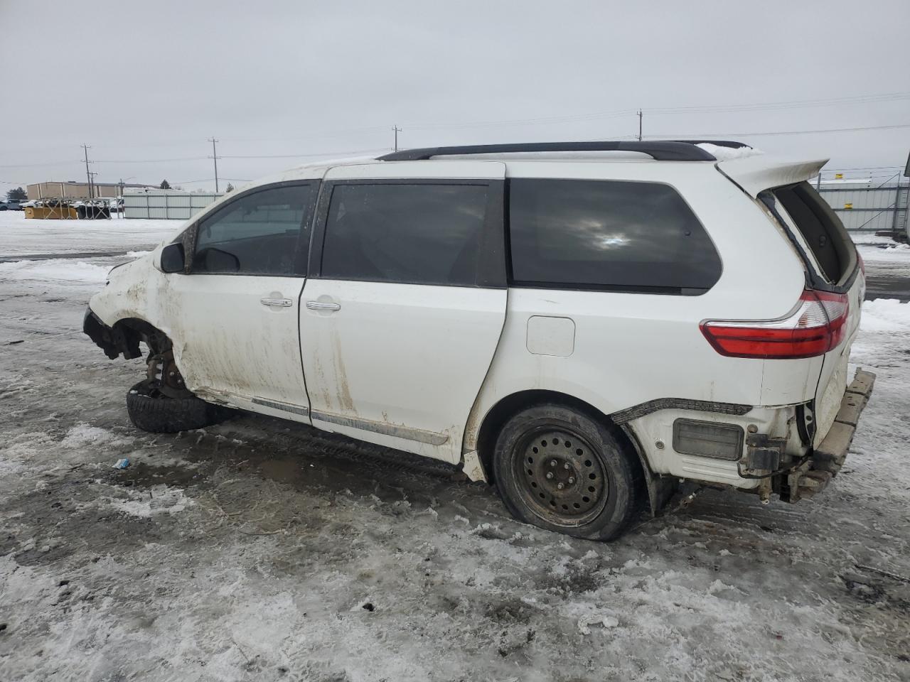 2015 TOYOTA SIENNA XLE - Фото 2