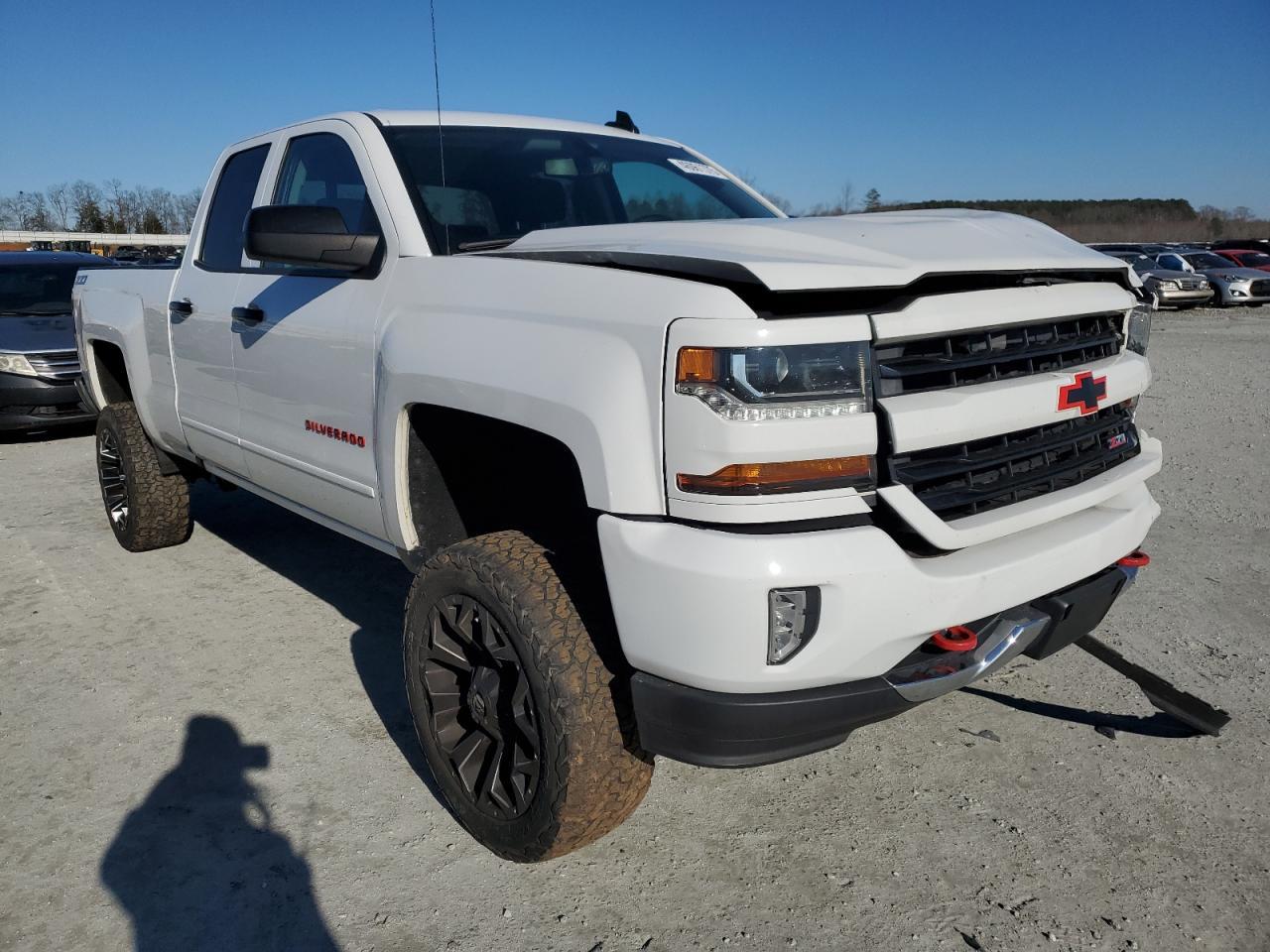 2017 CHEVROLET SILVERADO - Image 4