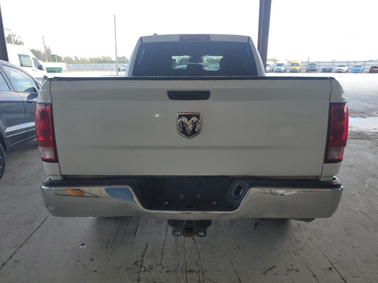 2015 RAM 1500 - Image 6