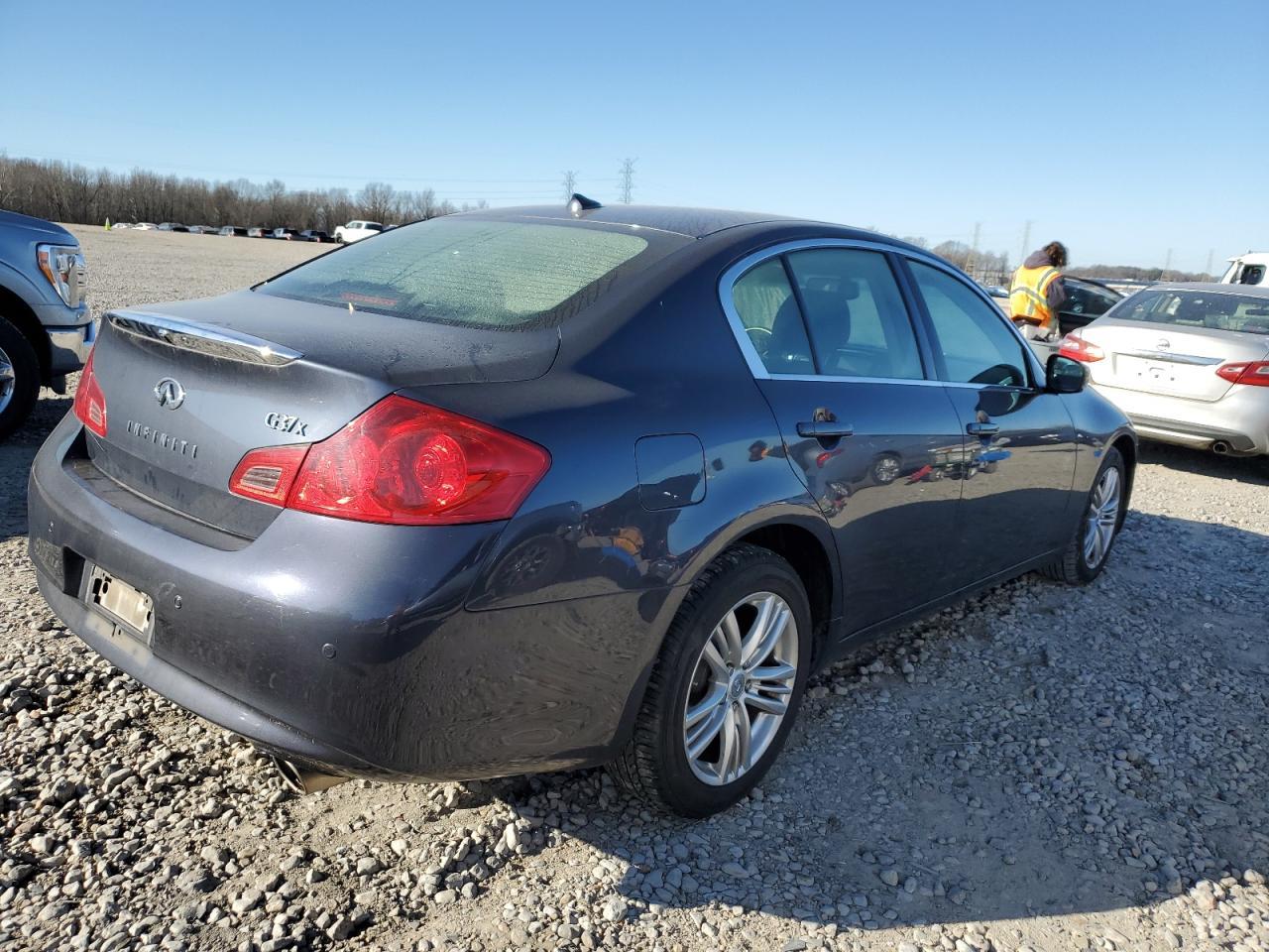 2012 INFINITI G37 - Image 3