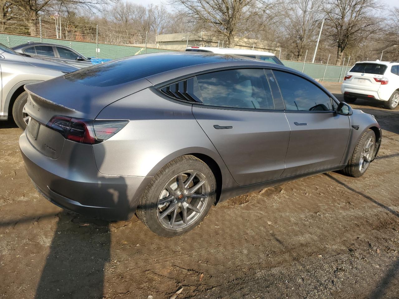 2022 TESLA MODEL 3 - Image 3