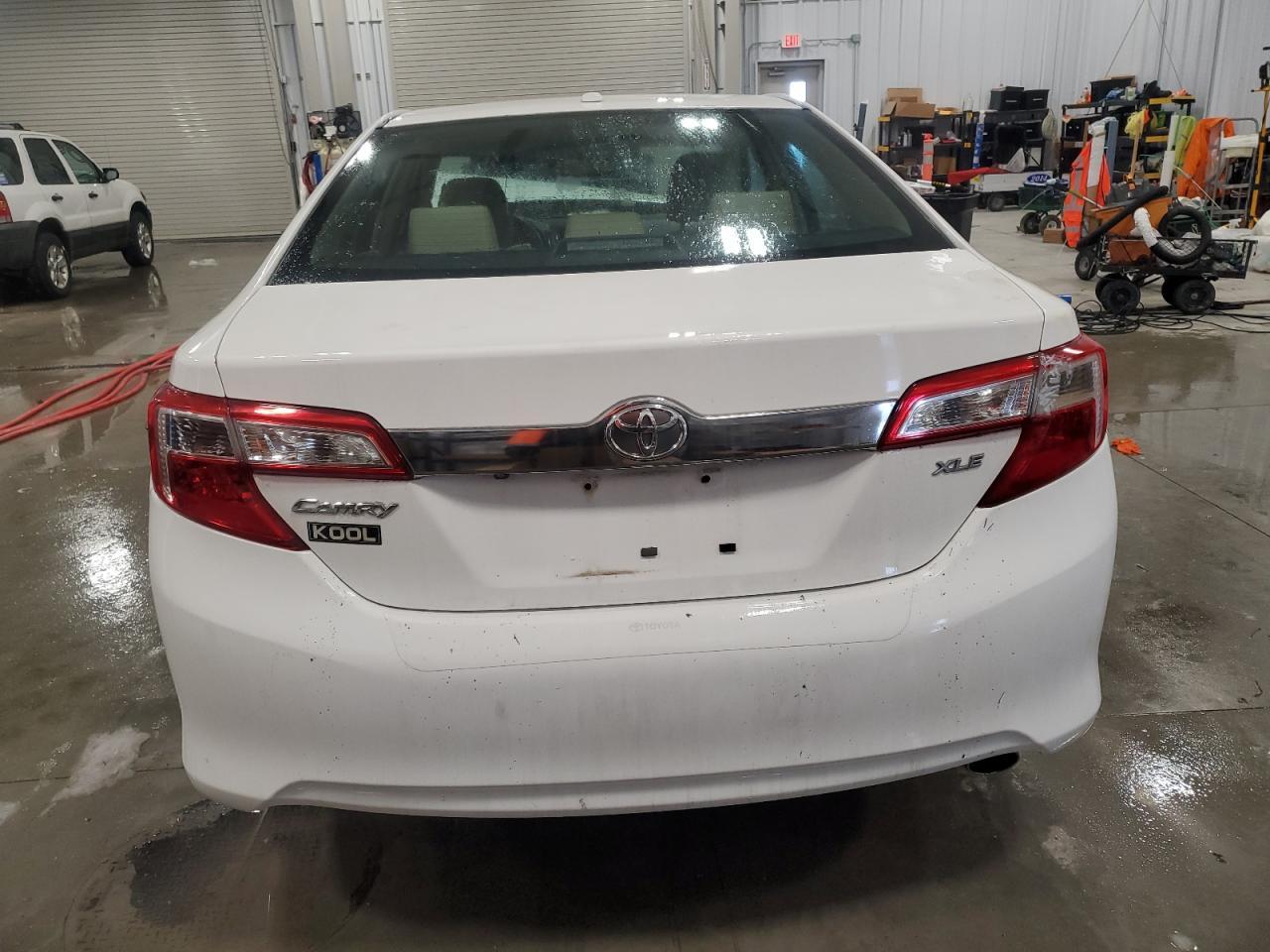 2014 TOYOTA CAMRY L - Фото 6
