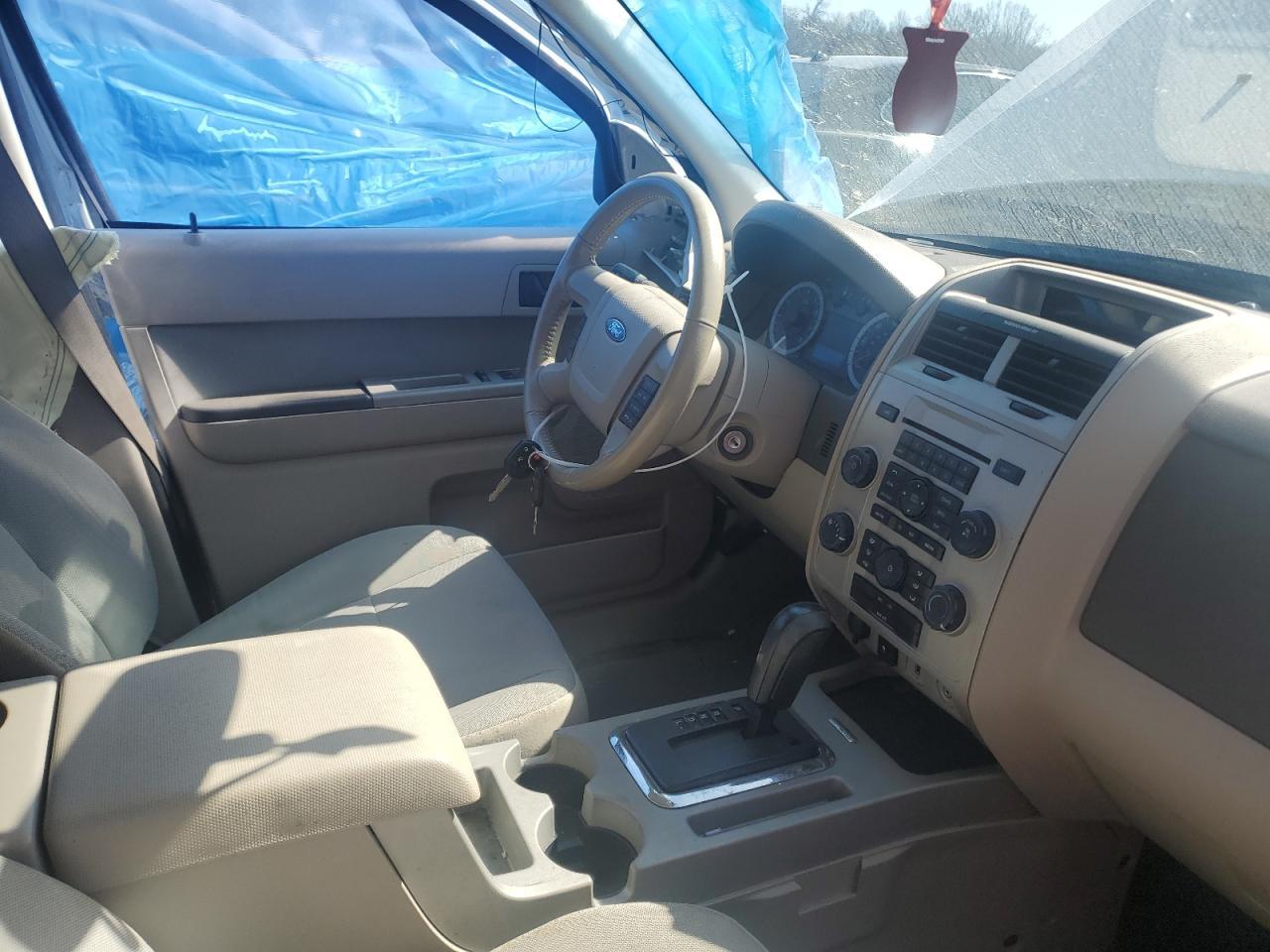 2010 FORD ESCAPE XLT - Image 7