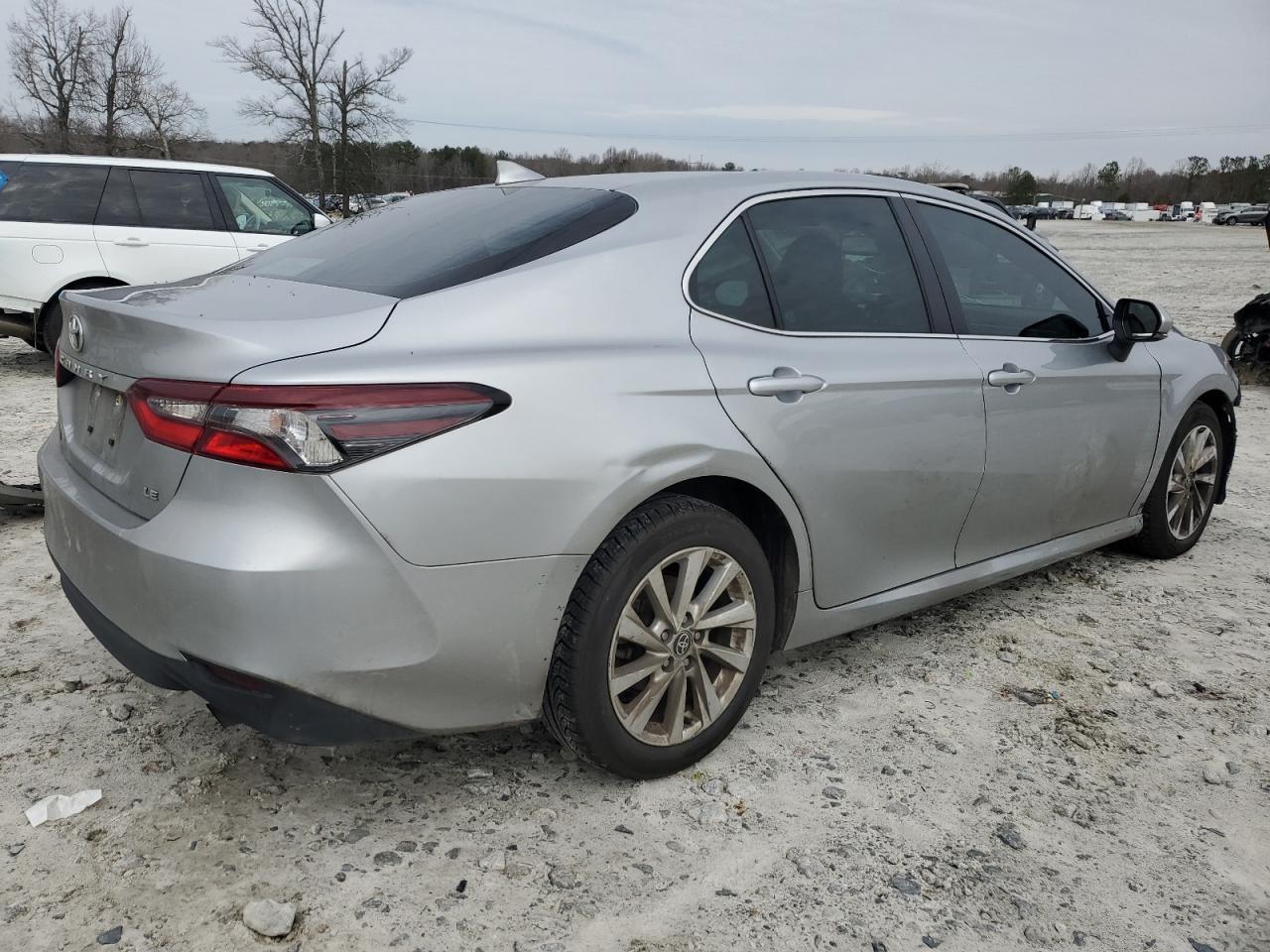 2023 TOYOTA CAMRY LE - Фото 3