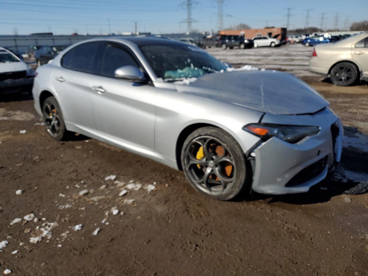 2017 ALFA ROMEO GIULIA TI - Фото 4