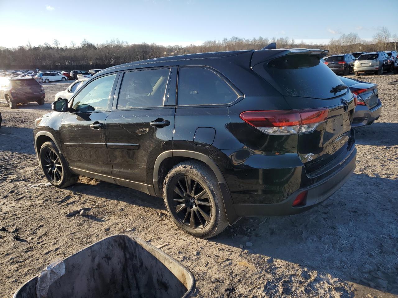 2019 TOYOTA HIGHLANDER - Image 2