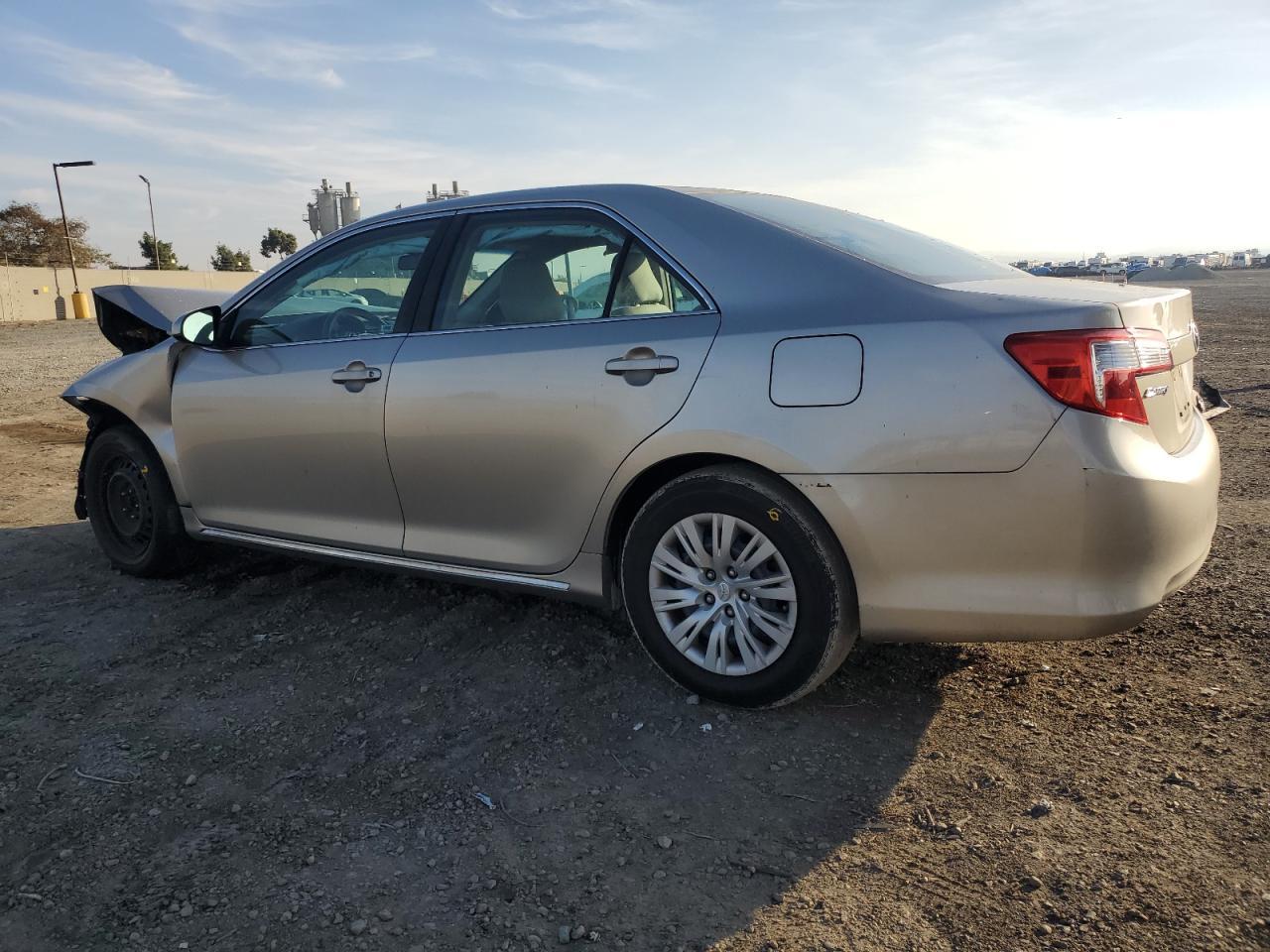 2013 TOYOTA CAMRY L - Image 2