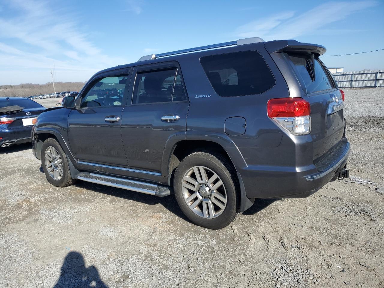 2011 TOYOTA 4RUNNER SR - Image 2