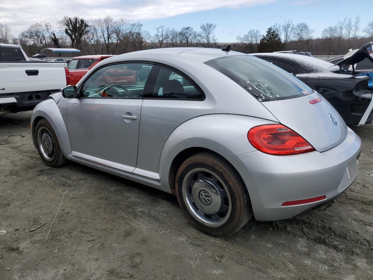 2012 VOLKSWAGEN BEETLE - Image 2