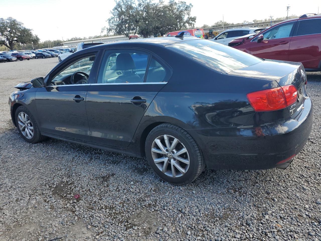 2014 VOLKSWAGEN JETTA SE - Image 2