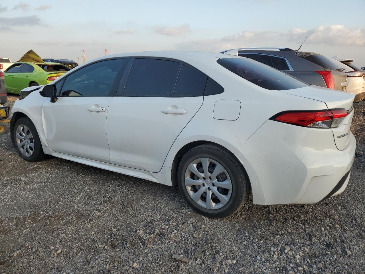 2021 TOYOTA COROLLA LE - Фото 2
