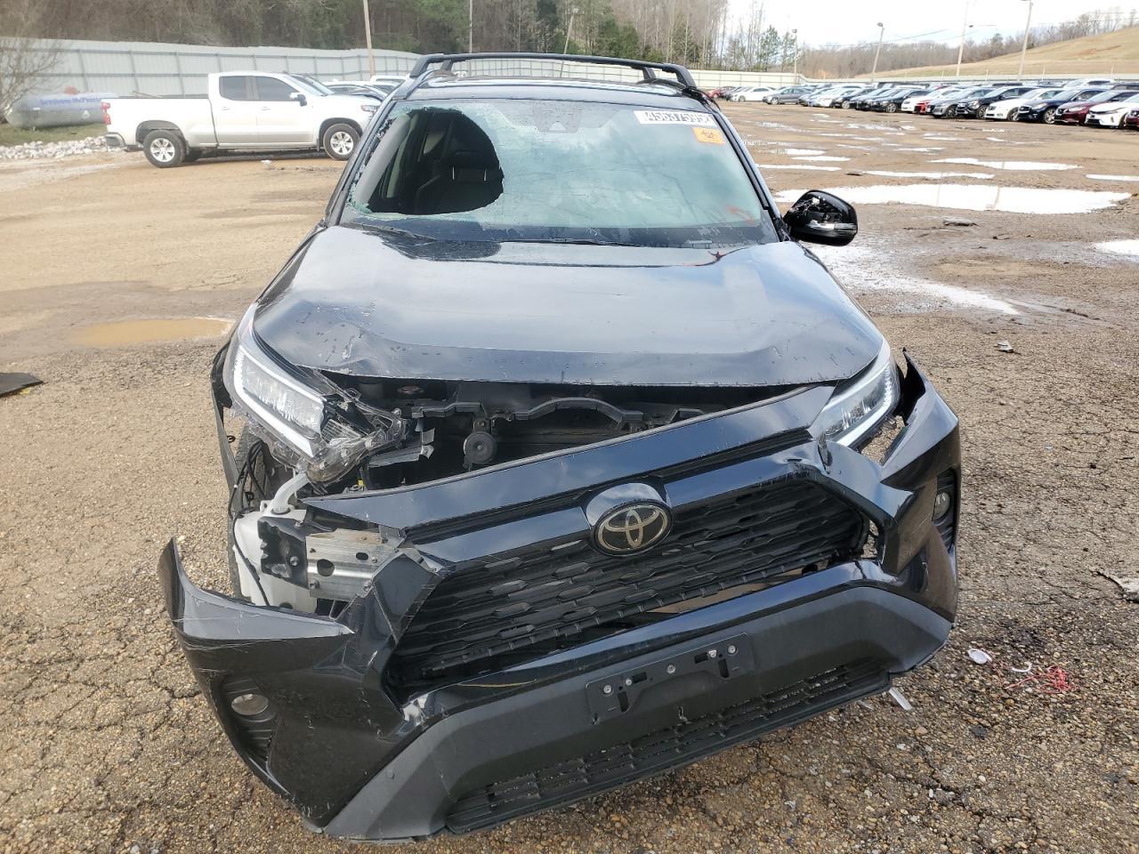 2019 TOYOTA RAV4 XLE P - Фото 5