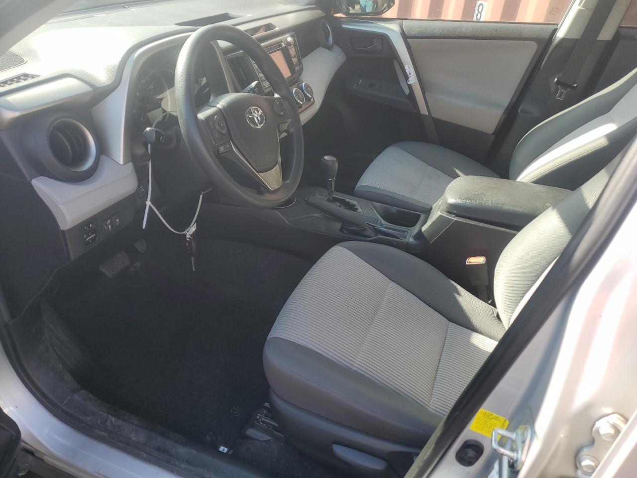2014 TOYOTA RAV4 LE - Фото 7