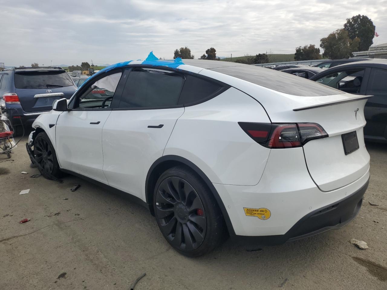 2022 TESLA MODEL Y - Image 2