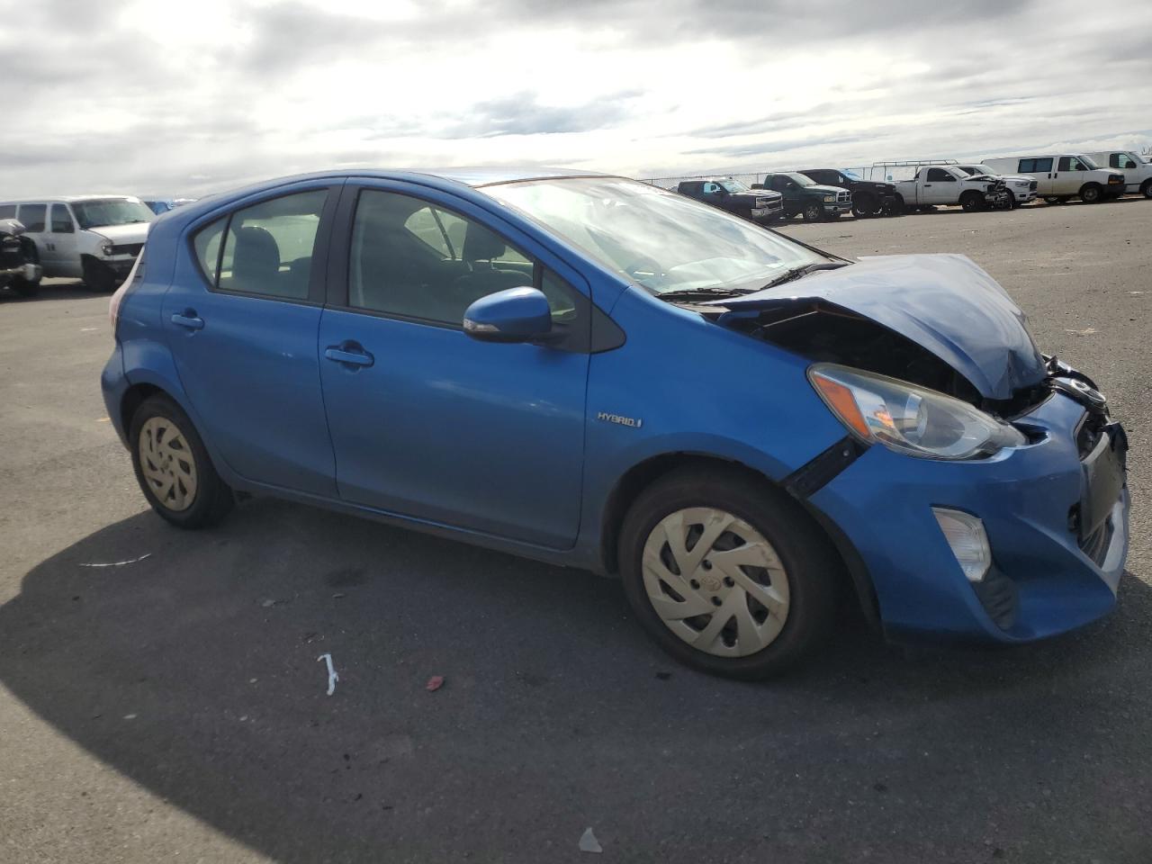 2016 TOYOTA PRIUS C - Image 4