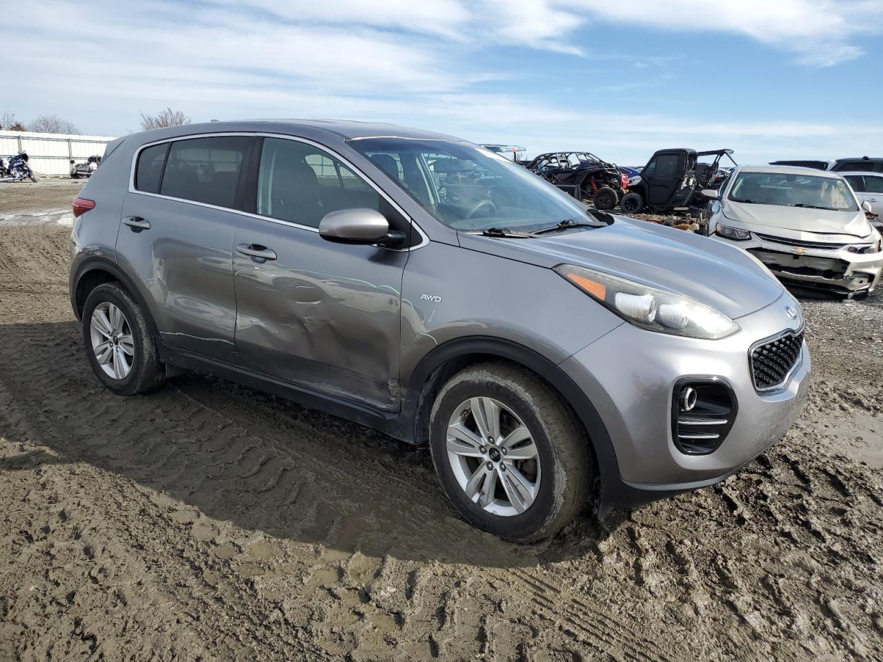 2017 KIA SPORTAGE L - Image 4