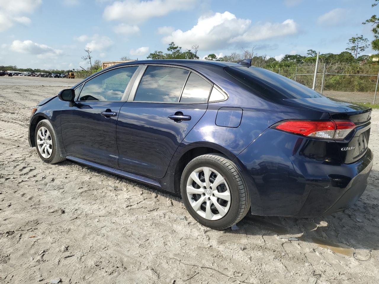 2020 TOYOTA COROLLA LE - Image 2