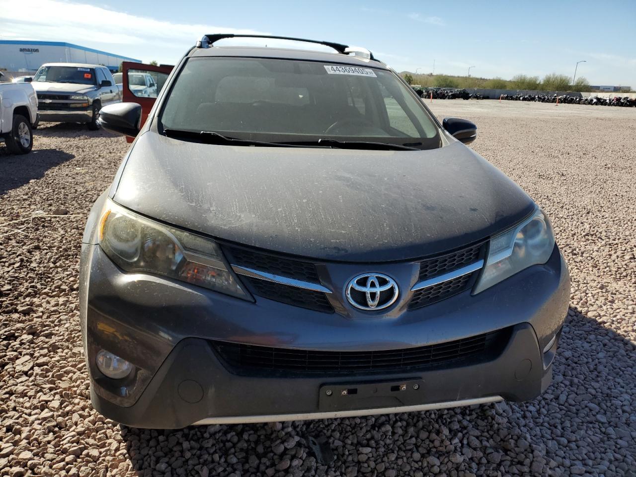 2015 TOYOTA RAV4 XLE - Image 5