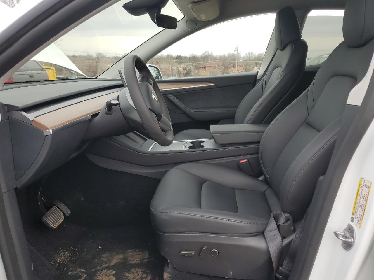 2025 TESLA MODEL Y - Image 7