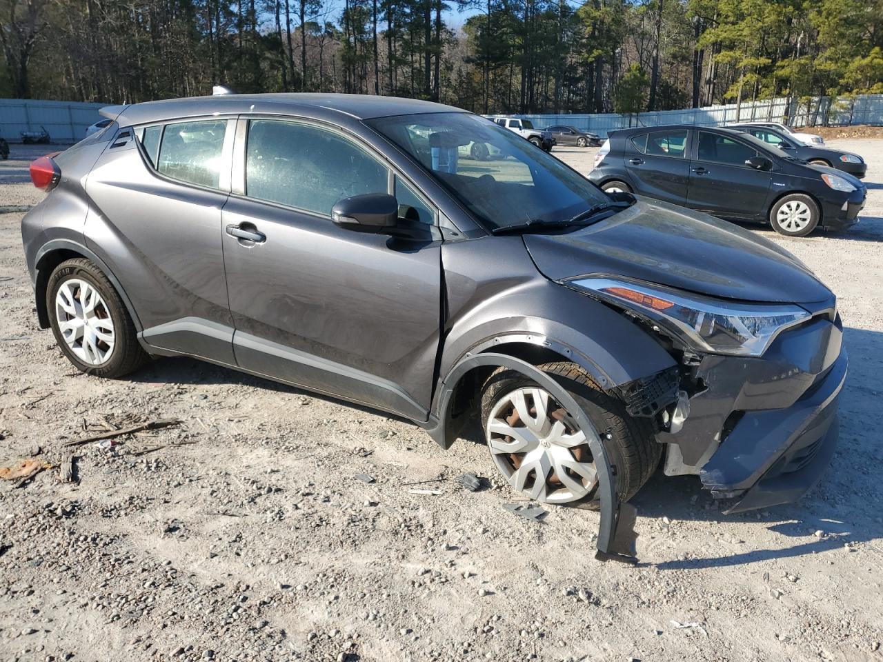 2019 TOYOTA C-HR XLE - Image 4