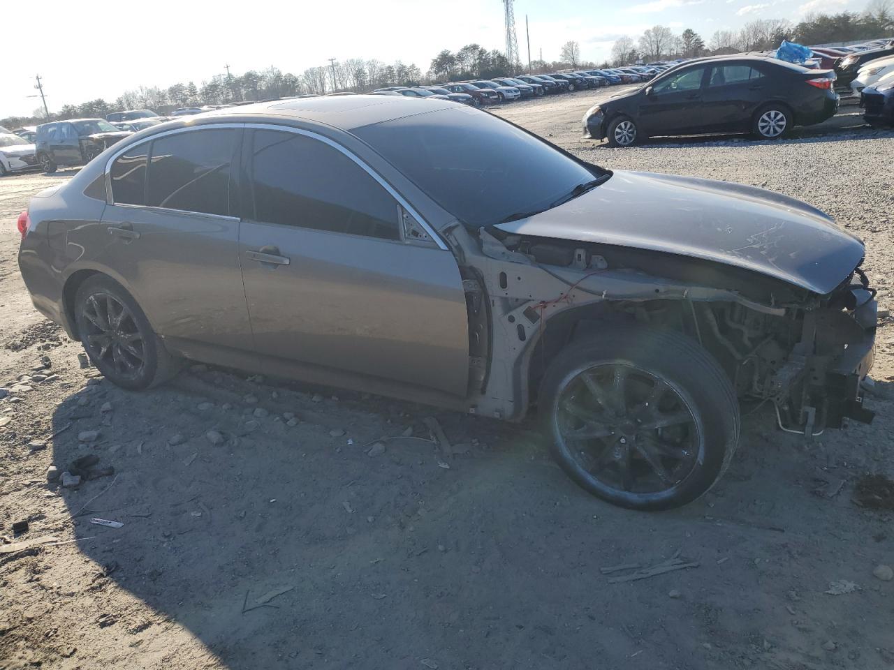 2011 INFINITI G37 - Фото 4
