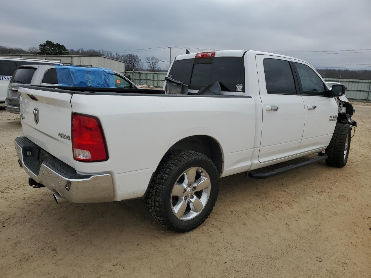 2017 RAM 1500 SLT - Image 3