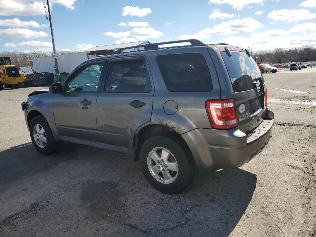 2012 FORD ESCAPE XLT - Фото 2