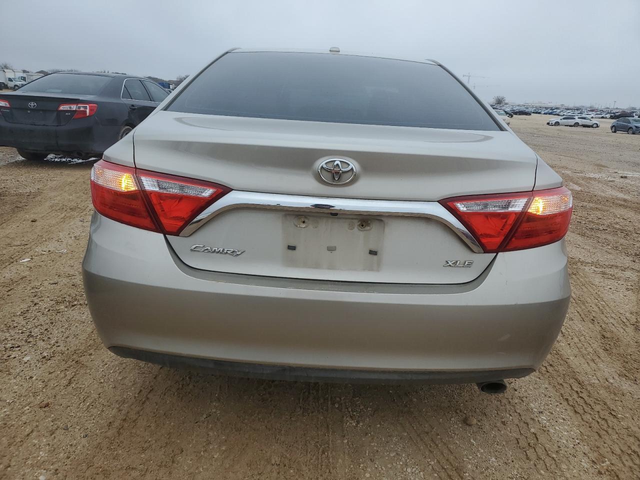 2016 TOYOTA CAMRY LE - Фото 6