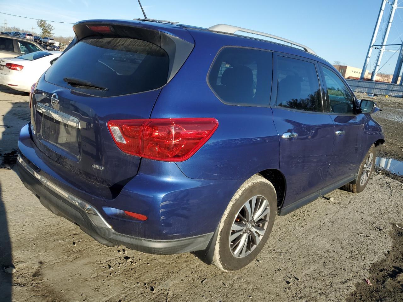 2017 NISSAN PATHFINDER - Фото 3