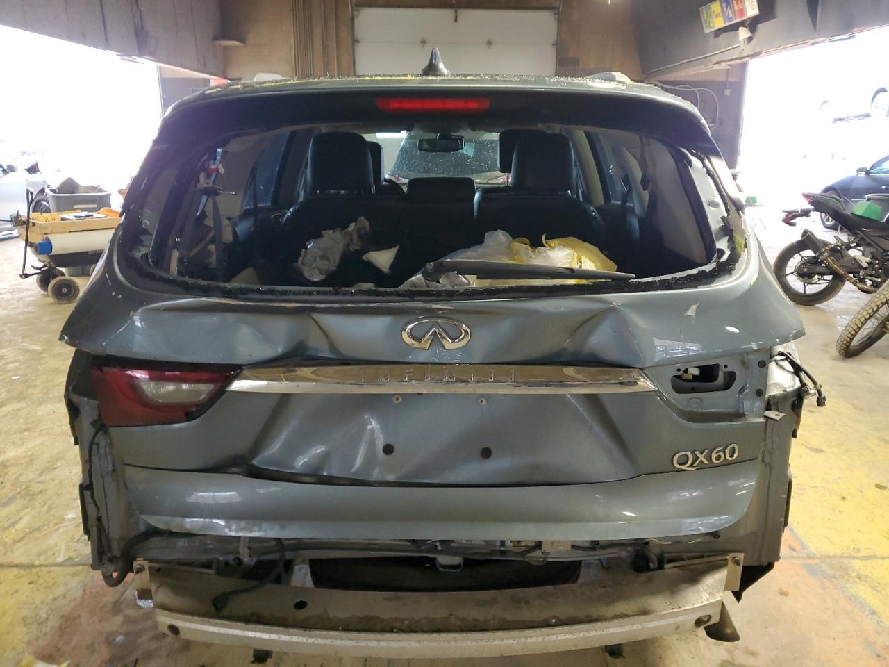 2019 INFINITI QX60 LUXE - Image 6