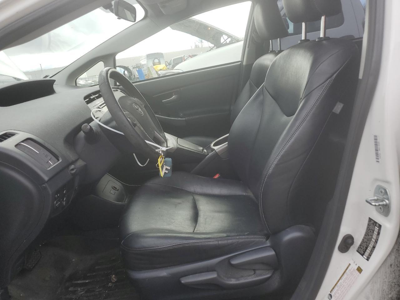 2015 TOYOTA PRIUS - Image 7