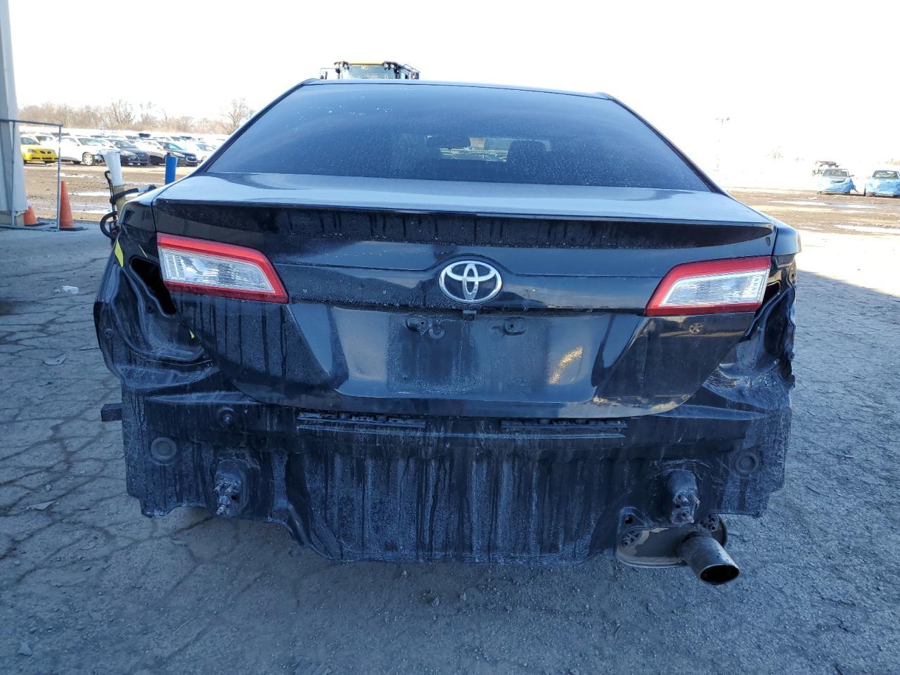 2014 TOYOTA CAMRY L - Image 6