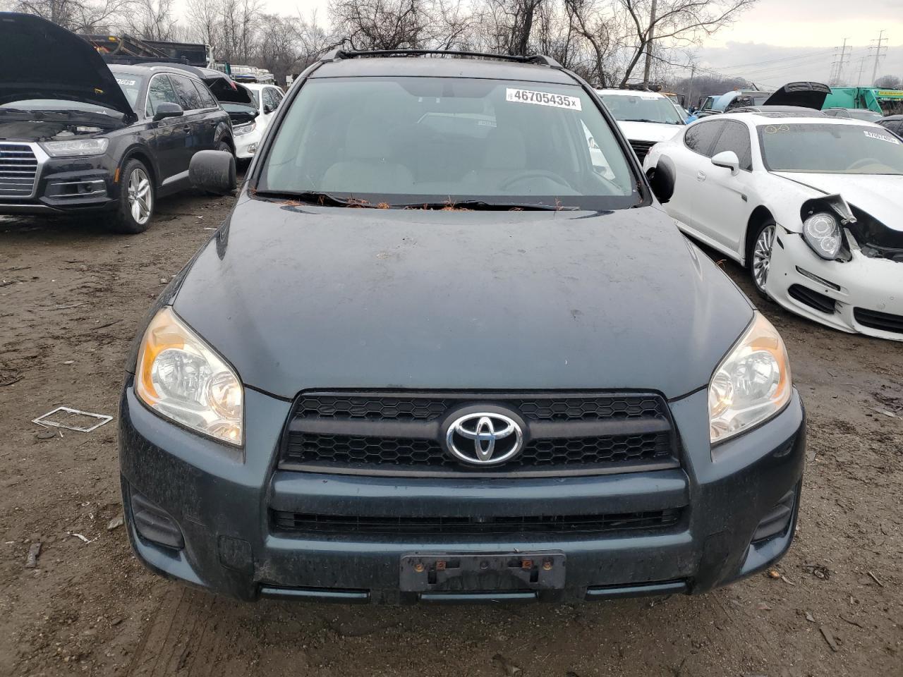 2011 TOYOTA RAV4 - Фото 5